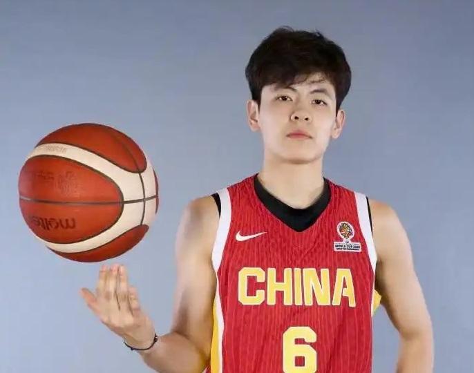 BOB半岛官网-接棒！杨舒予成为中国女篮新队长